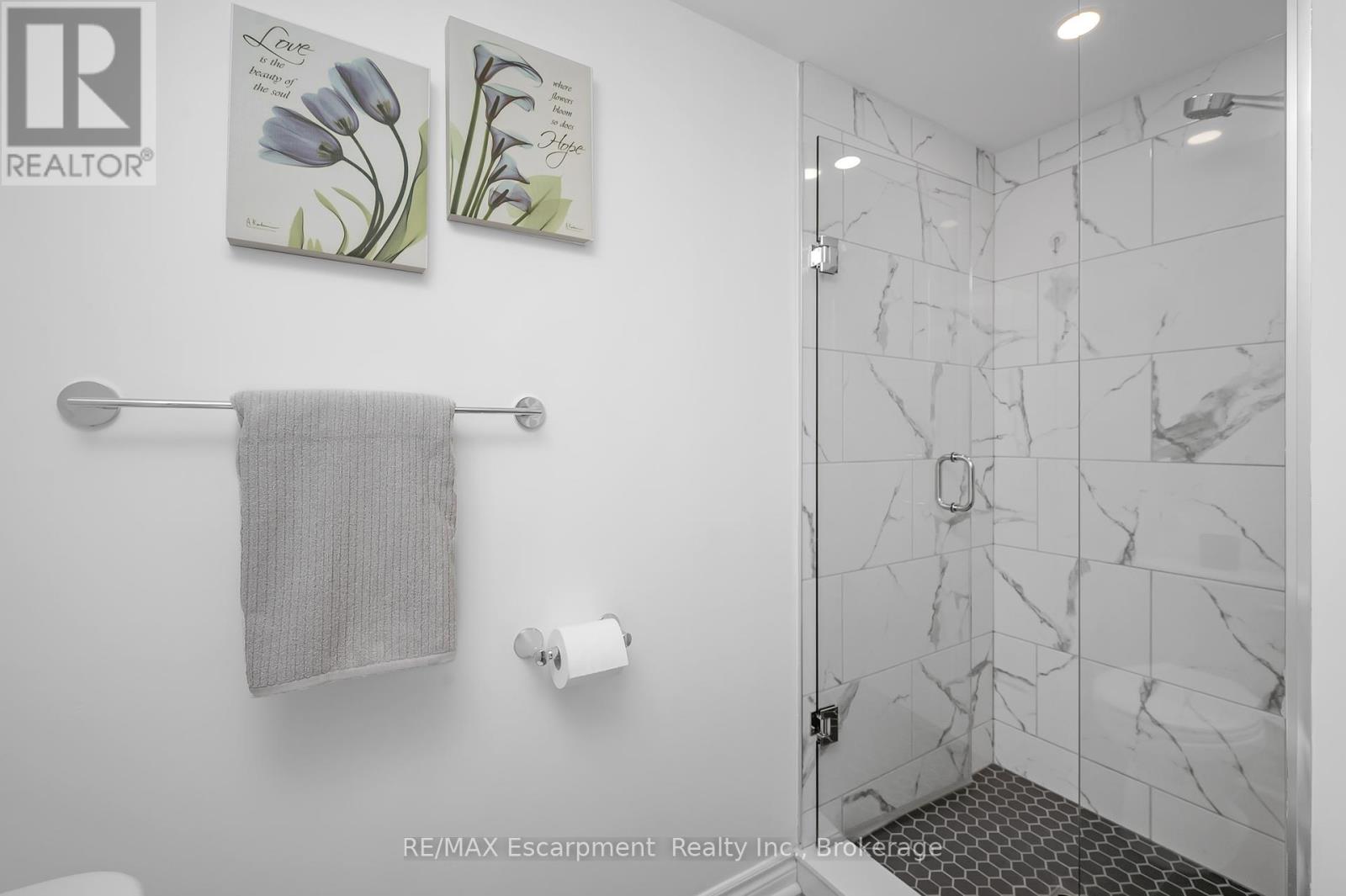 Photo 27 of 301 1237 North Shore Boulevard E, Burlington ON