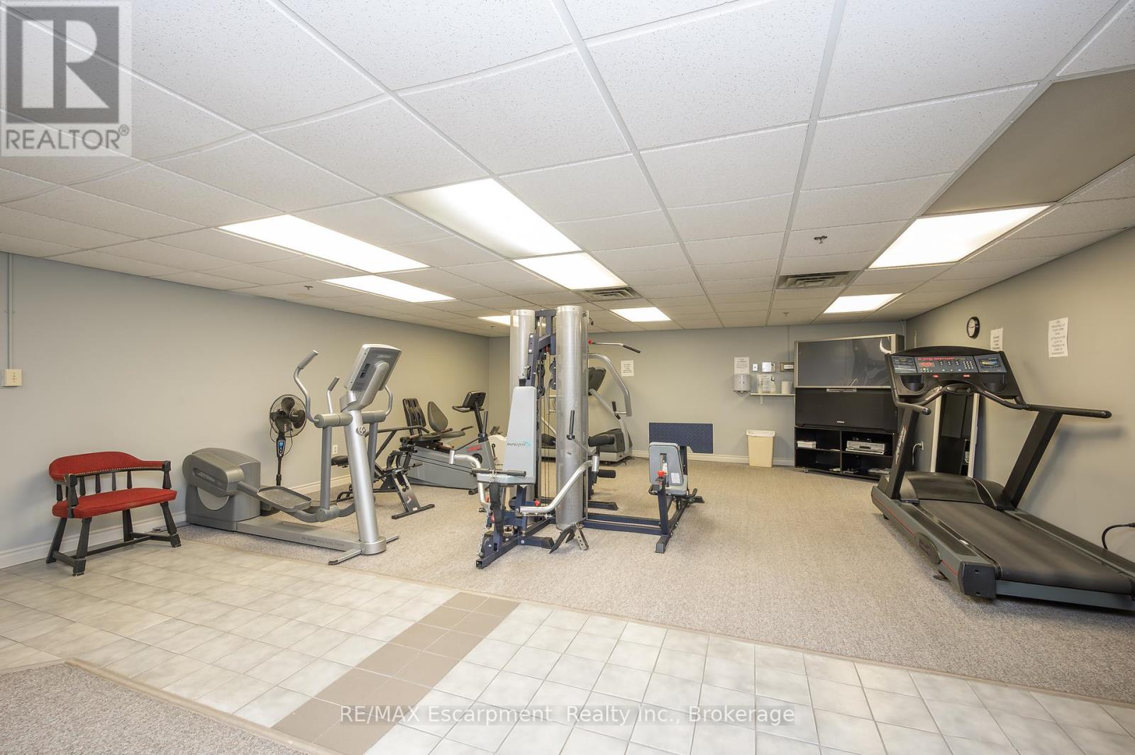 Photo 32 of 301 1237 North Shore Boulevard E, Burlington ON