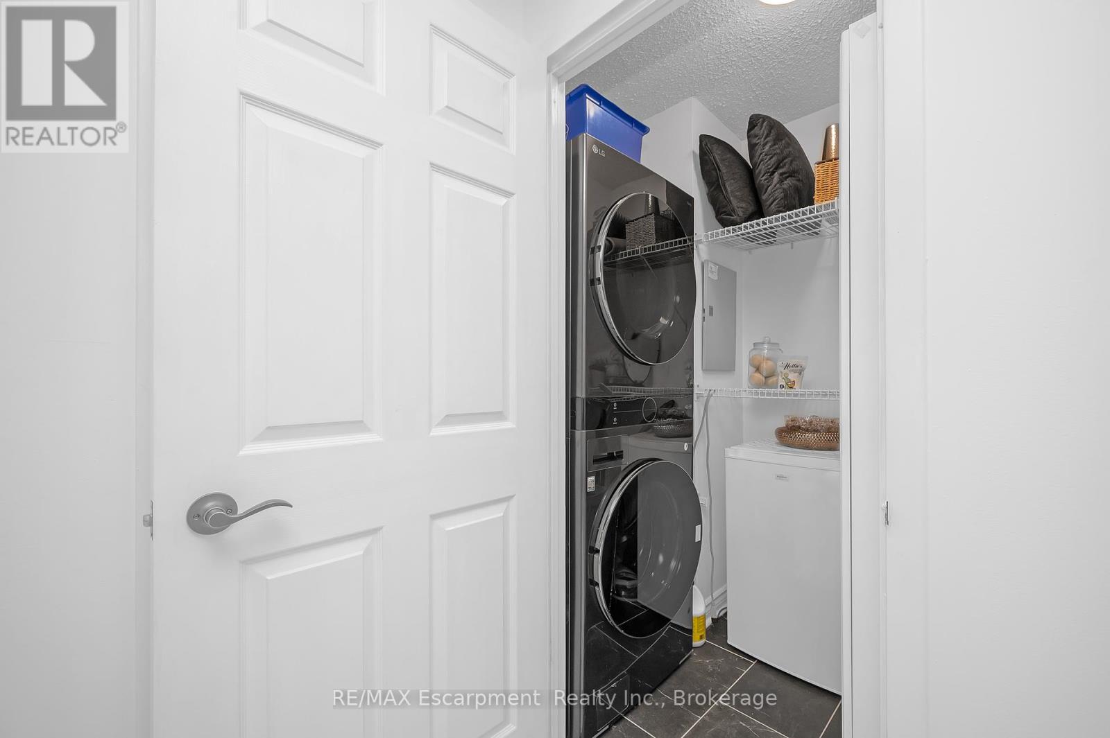 Photo 28 of 301 1237 North Shore Boulevard E, Burlington ON