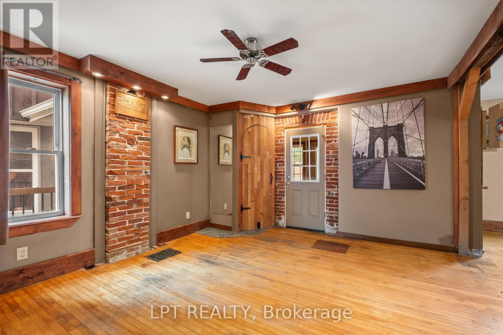 Photo 31 of 277 Brock Street, Gananoque ON