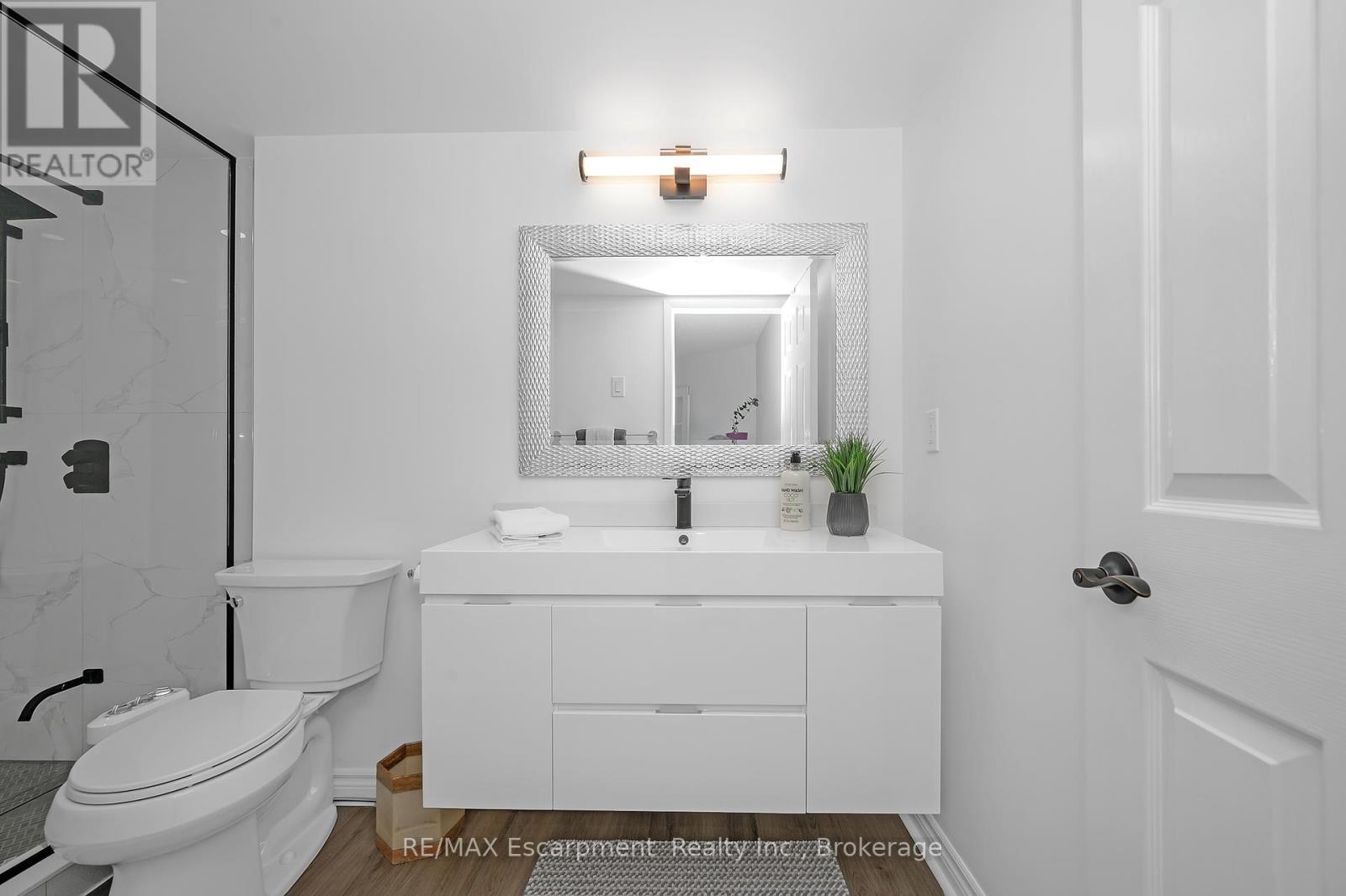 Photo 23 of 301 1237 North Shore Boulevard E, Burlington ON