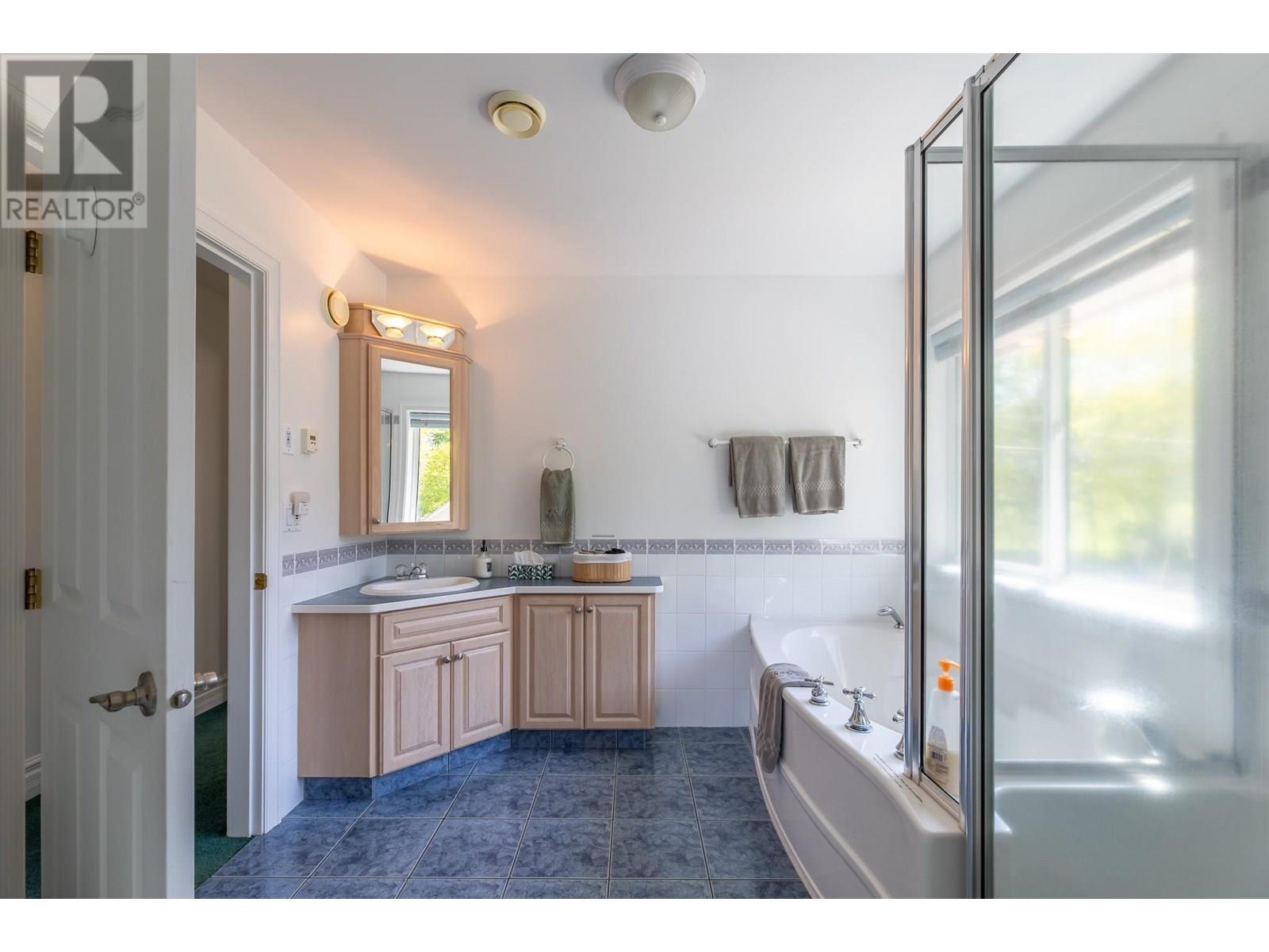 166 SUNDIAL Road - 32