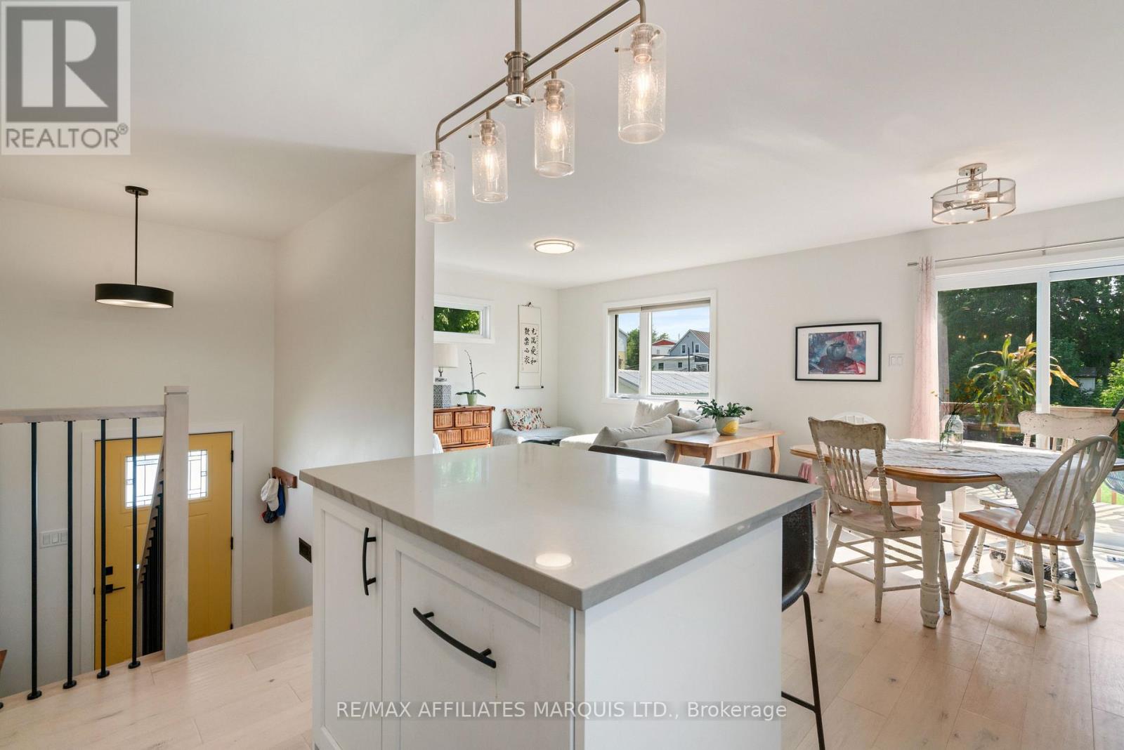 Photo 6 of 106 Bishop Street S, North Glengarry ON