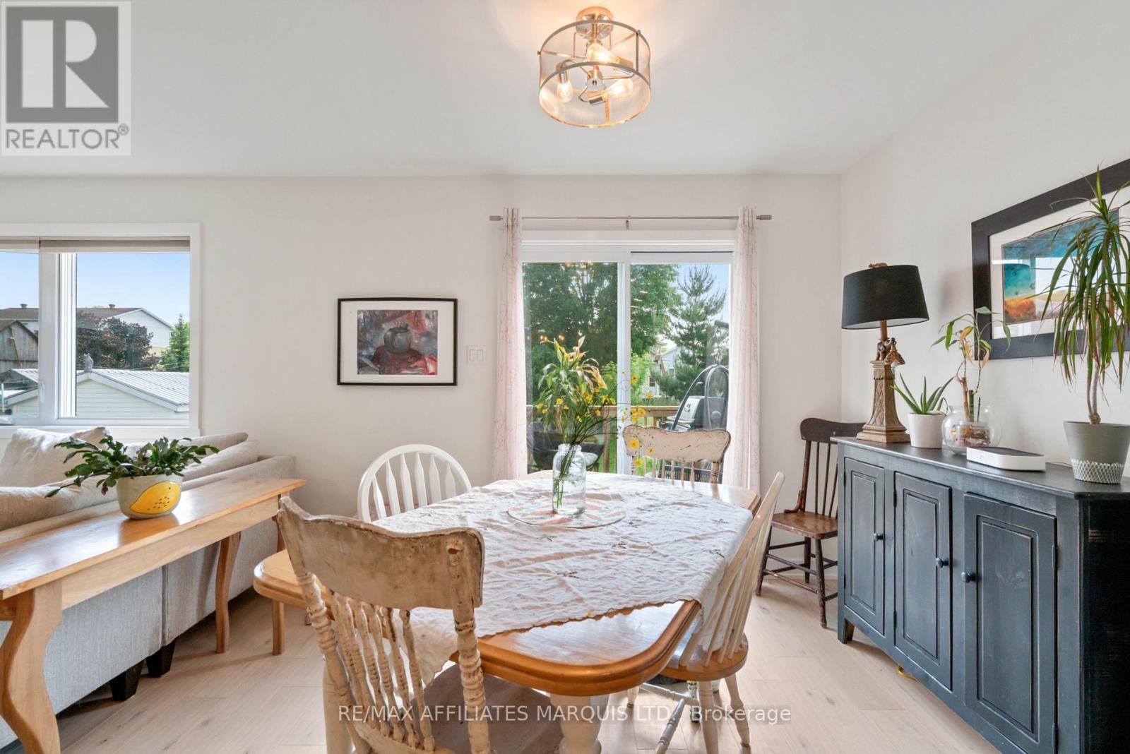 Photo 8 of 106 Bishop Street S, North Glengarry ON