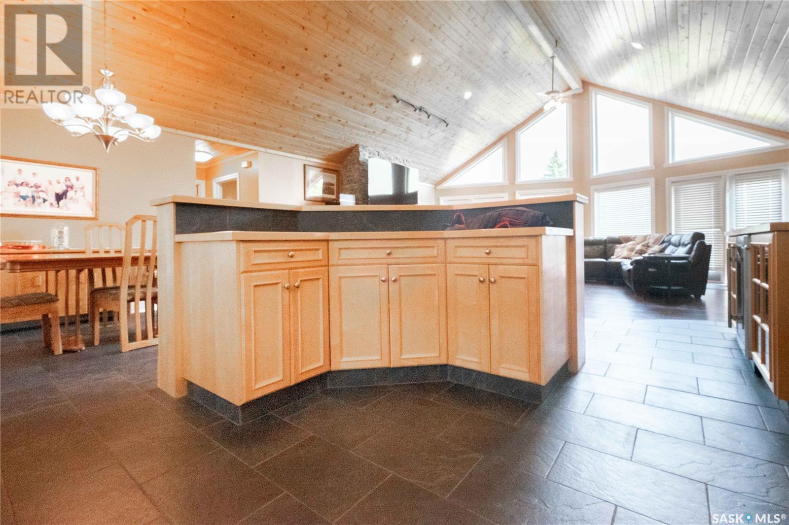 Photo 10 of 49 Taylor Street, North Quappelle Rm No 187 SK