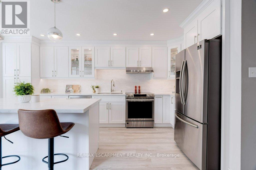 Photo 40 of 40 5090 Fairview Street, Burlington ON