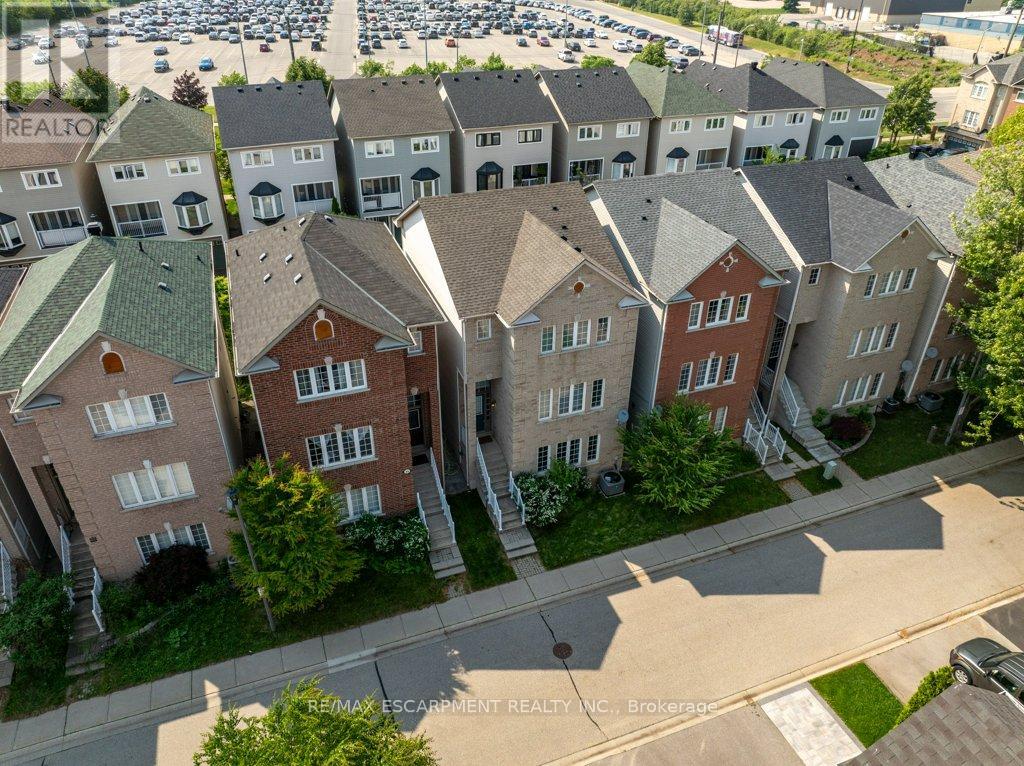 Photo 34 of 40 5090 Fairview Street, Burlington ON