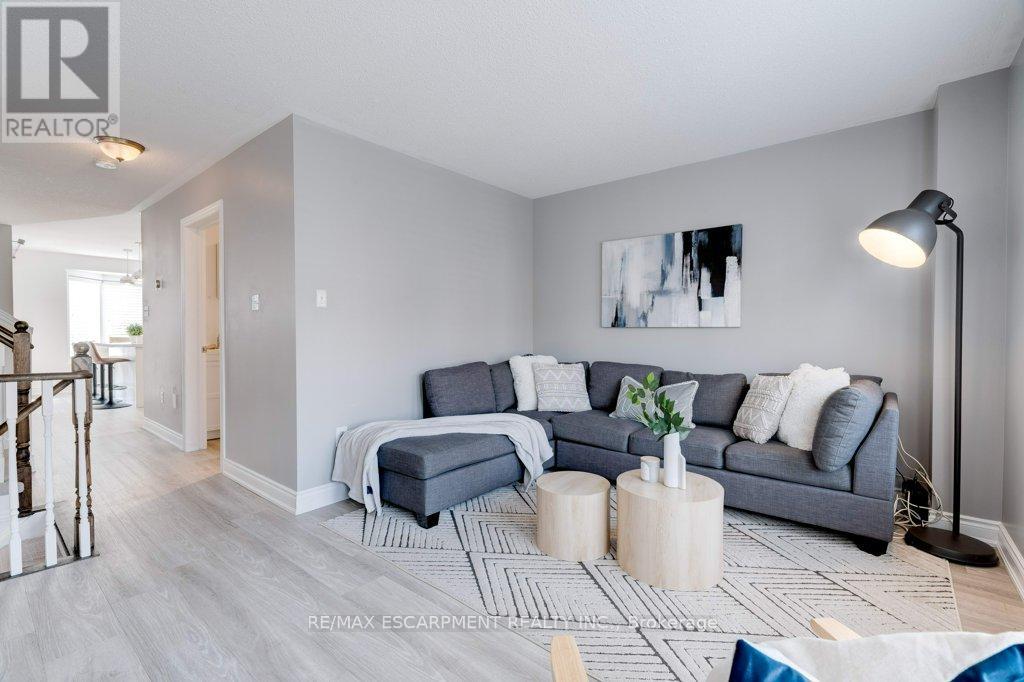 Photo 37 of 40 5090 Fairview Street, Burlington ON
