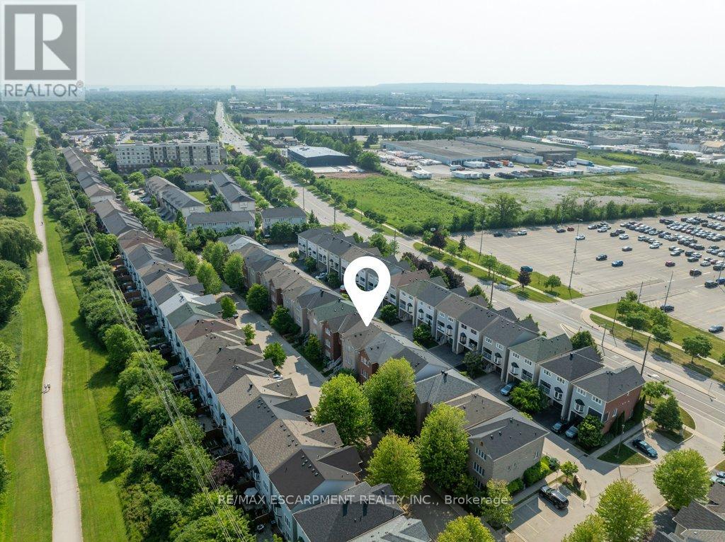 Photo 21 of 40 5090 Fairview Street, Burlington ON
