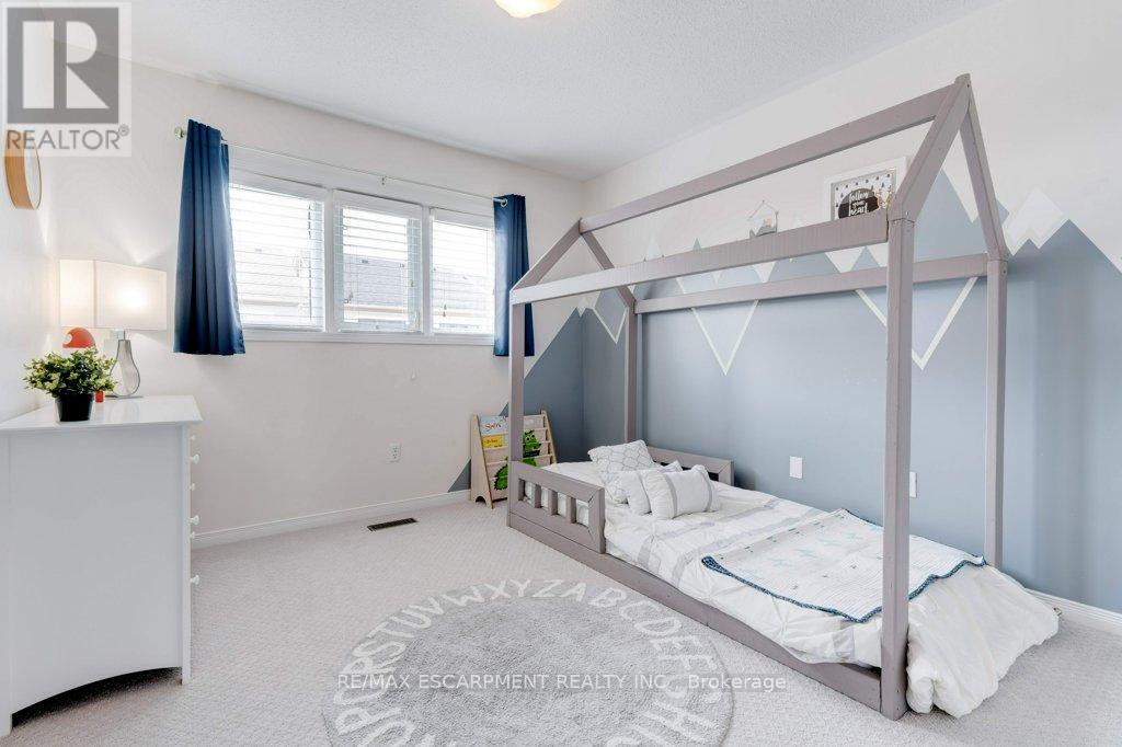 Photo 8 of 40 5090 Fairview Street, Burlington ON