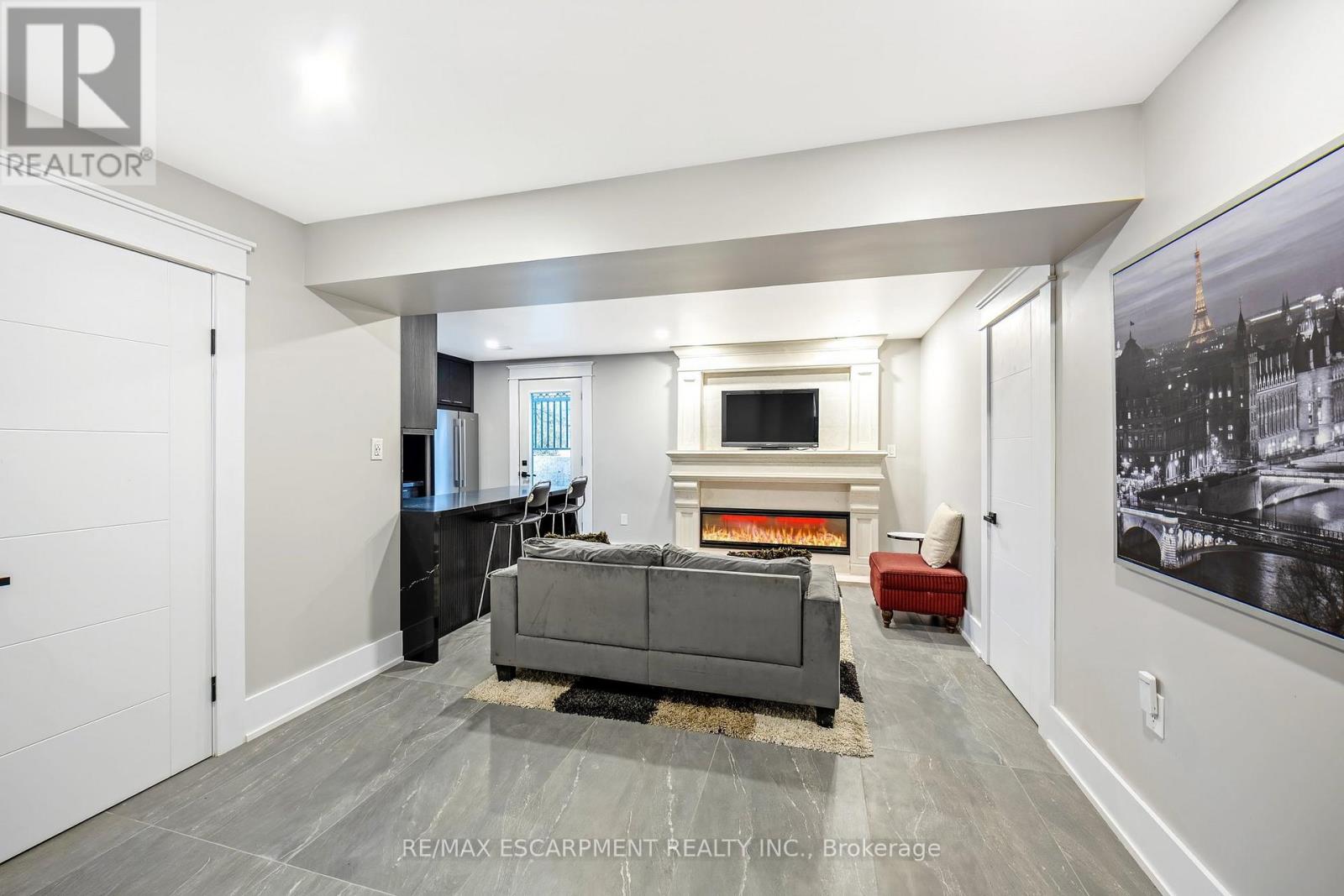 Photo 12 of 12199 Guelph Line, Milton ON