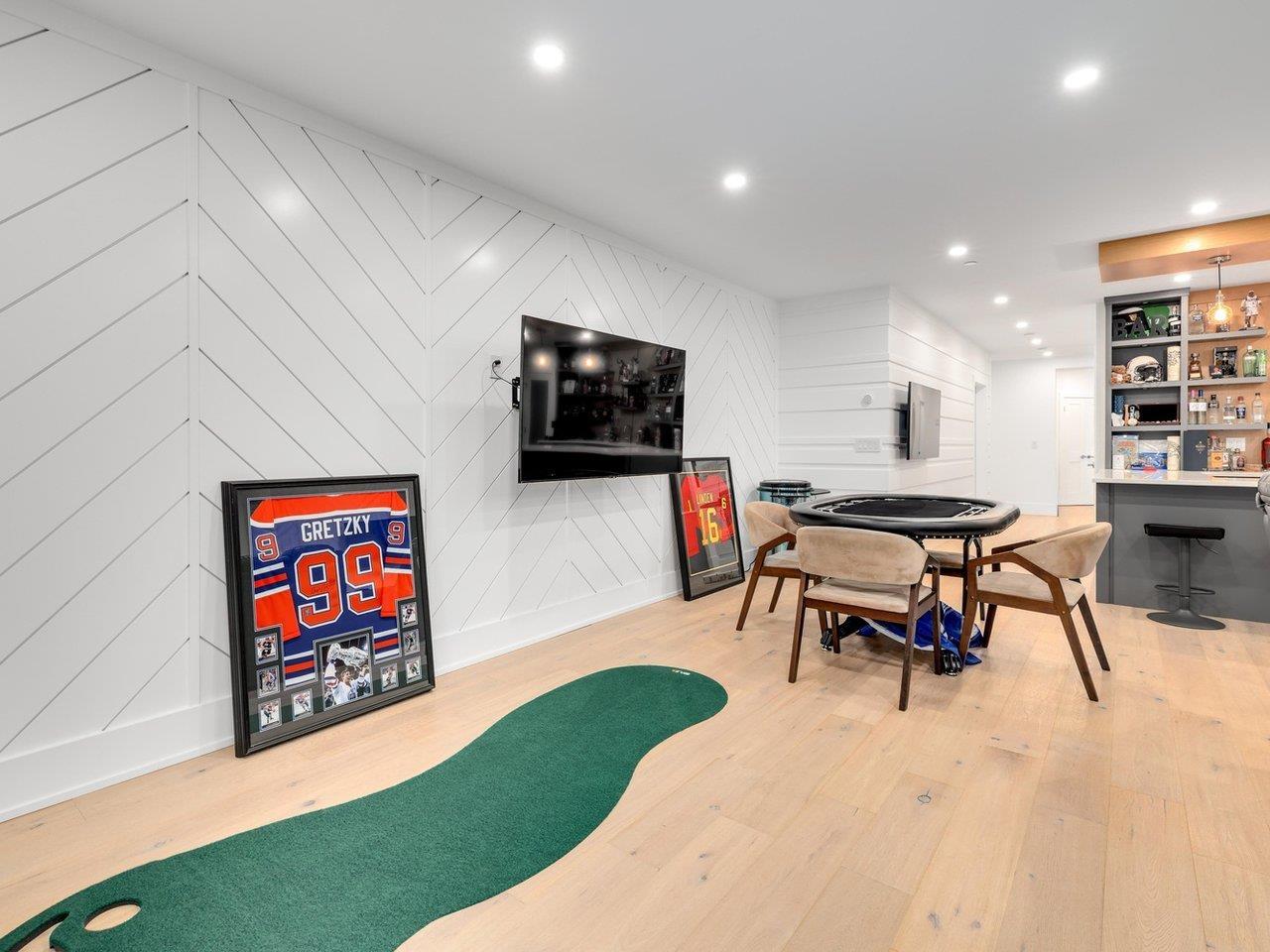 1126 STEVENS STREET, White Rock real estate listing R2977150