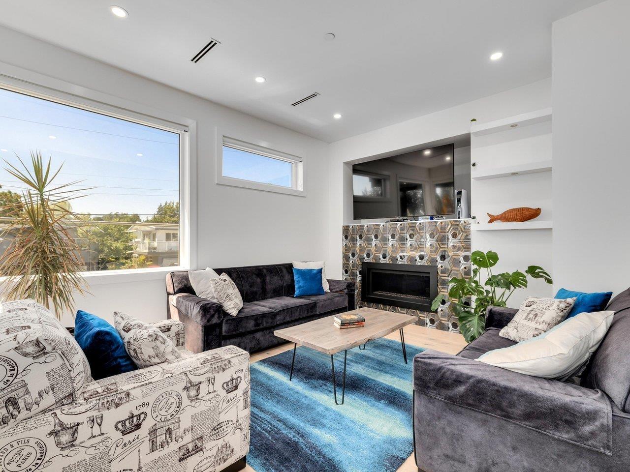 1126 STEVENS STREET, White Rock real estate listing R2977150