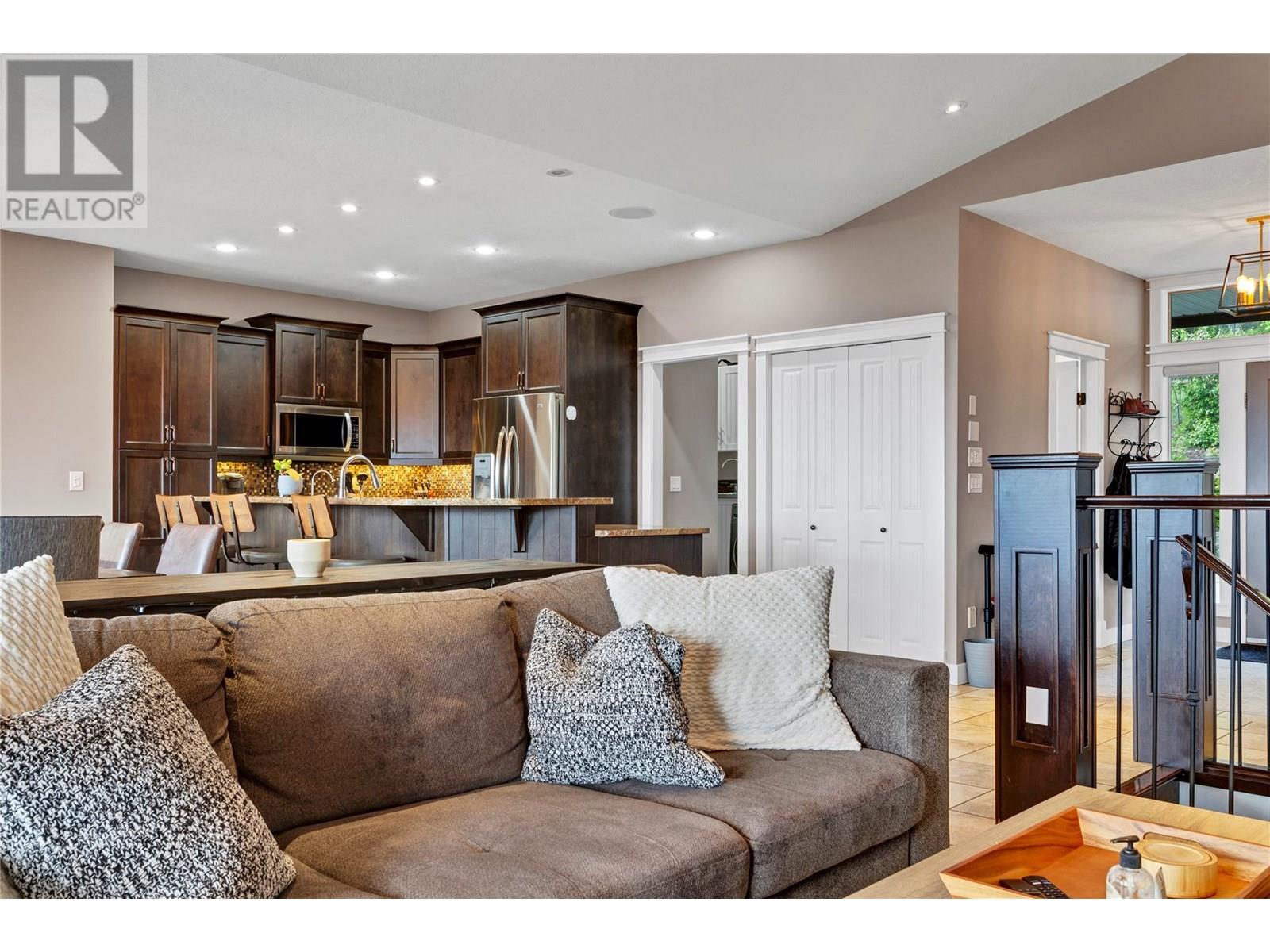  6032 Lynx Drive, Vernon