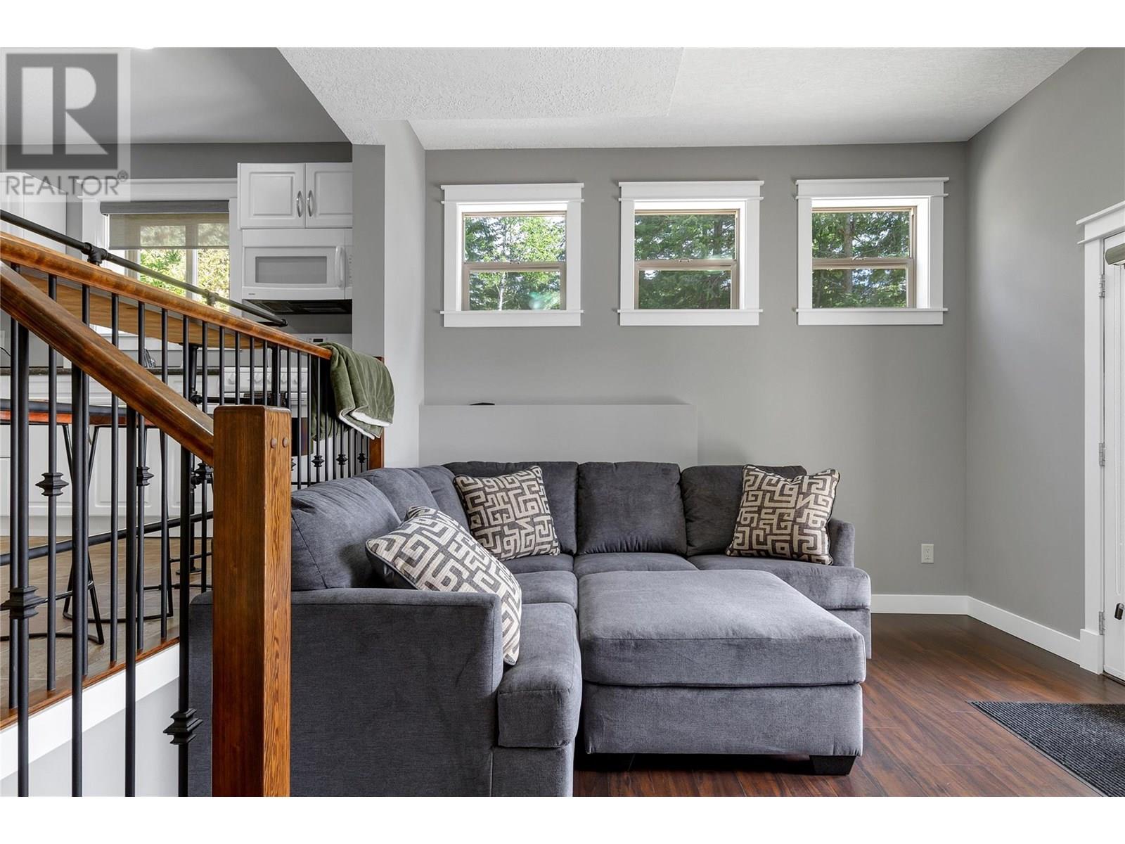  6032 Lynx Drive, Vernon