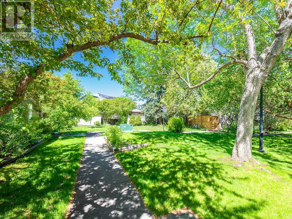 304, 4500 39 Street NW, Calgary, Alberta