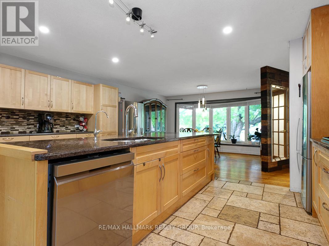 Photo 8 of 31 Hilliard Avenue, Ottawa ON