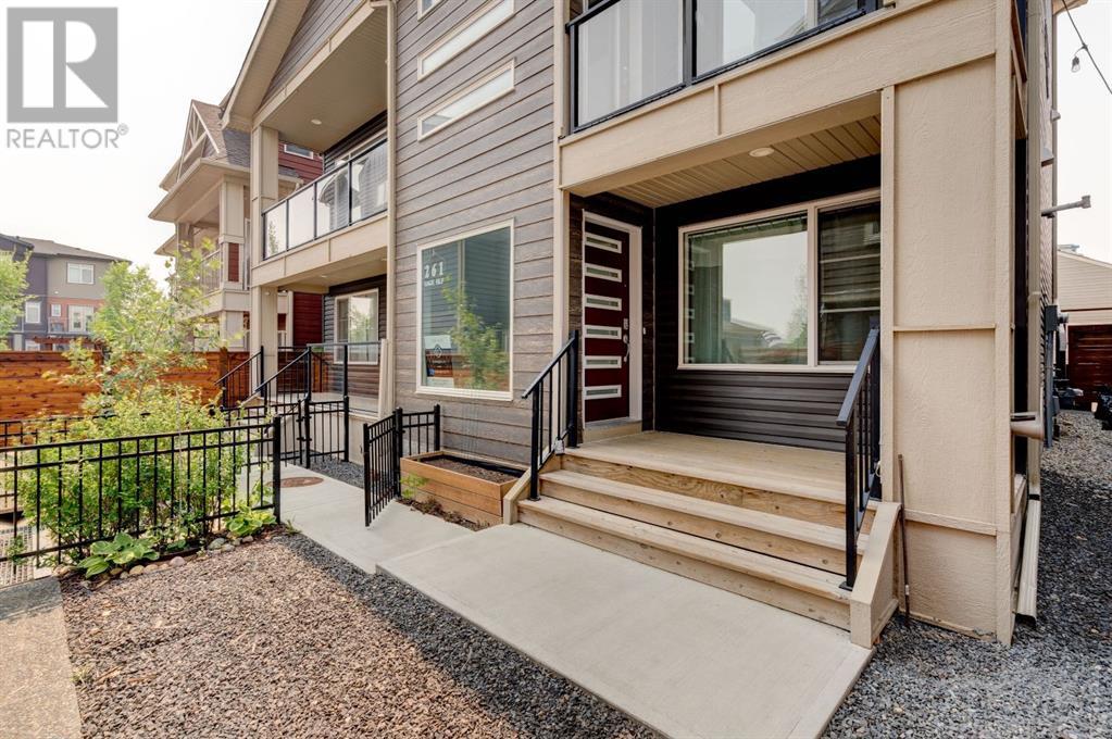 Single Family House for Sale in  Sage Bluff Drive NW Sage Hill Calgary 