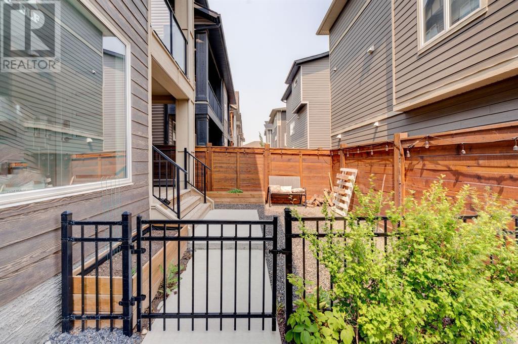 Single Family House for Sale in  Sage Bluff Drive NW Sage Hill Calgary 