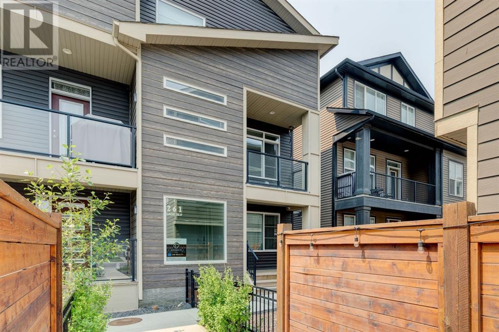 Single Family House for Sale in  Sage Bluff Drive NW Sage Hill Calgary 