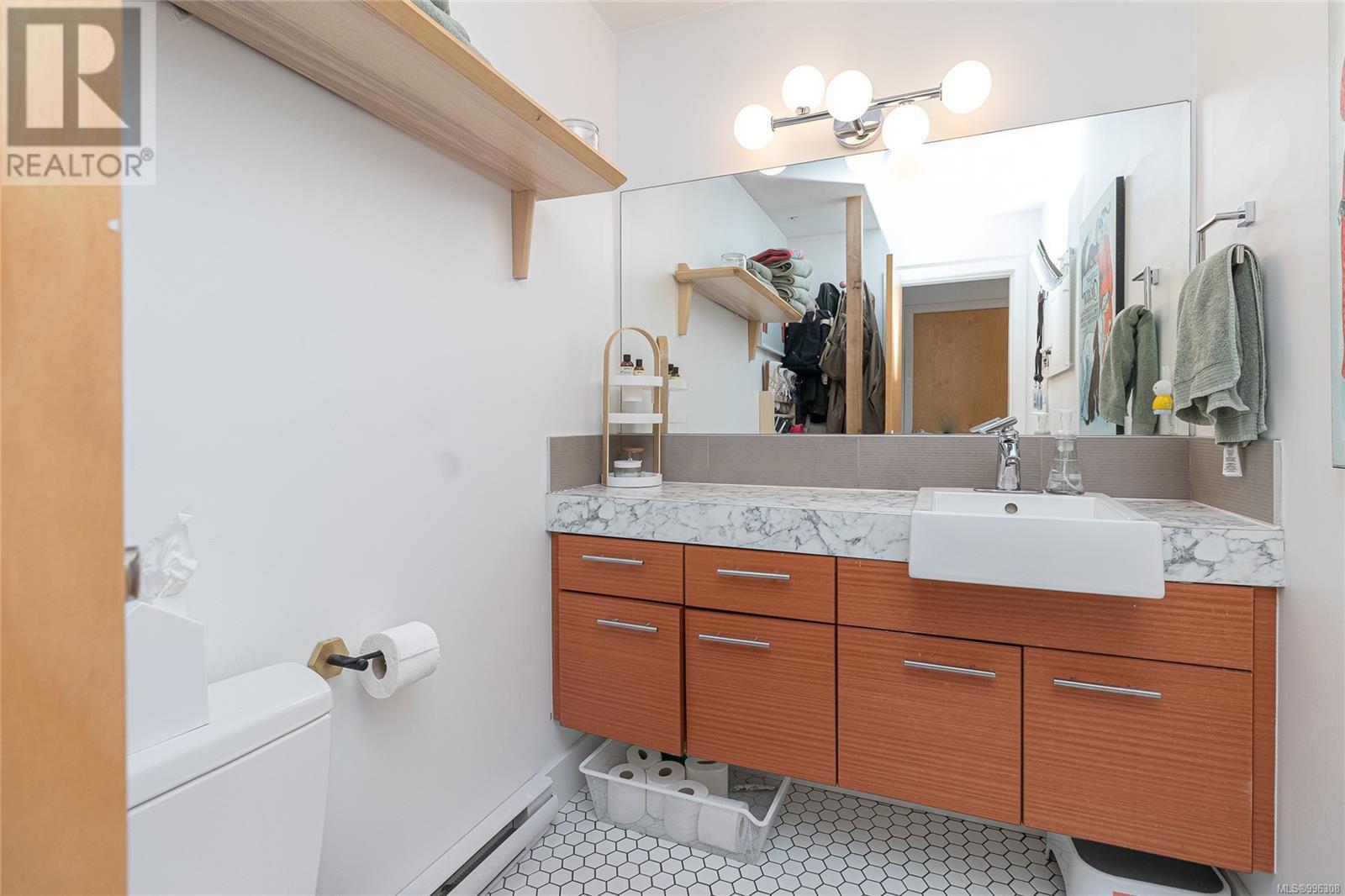 401 610 Johnson Street, Victoria