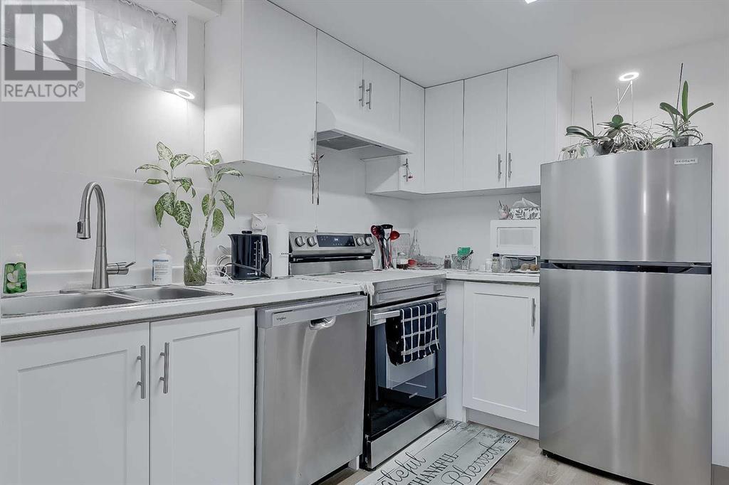 Single Family House Bungalow for Sale in  Breton Close NW Brentwood Calgary 