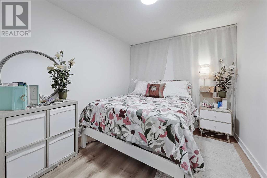 Single Family House Bungalow for Sale in  Breton Close NW Brentwood Calgary 