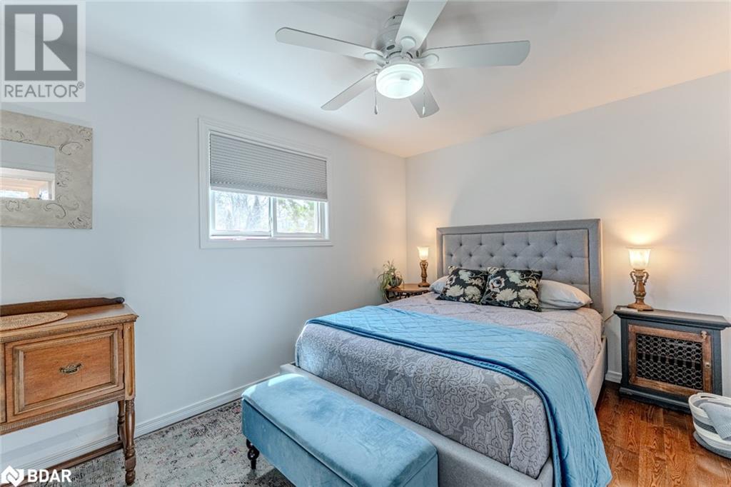 Photo 8 of 45 Shoreview Drive, Barrie ON