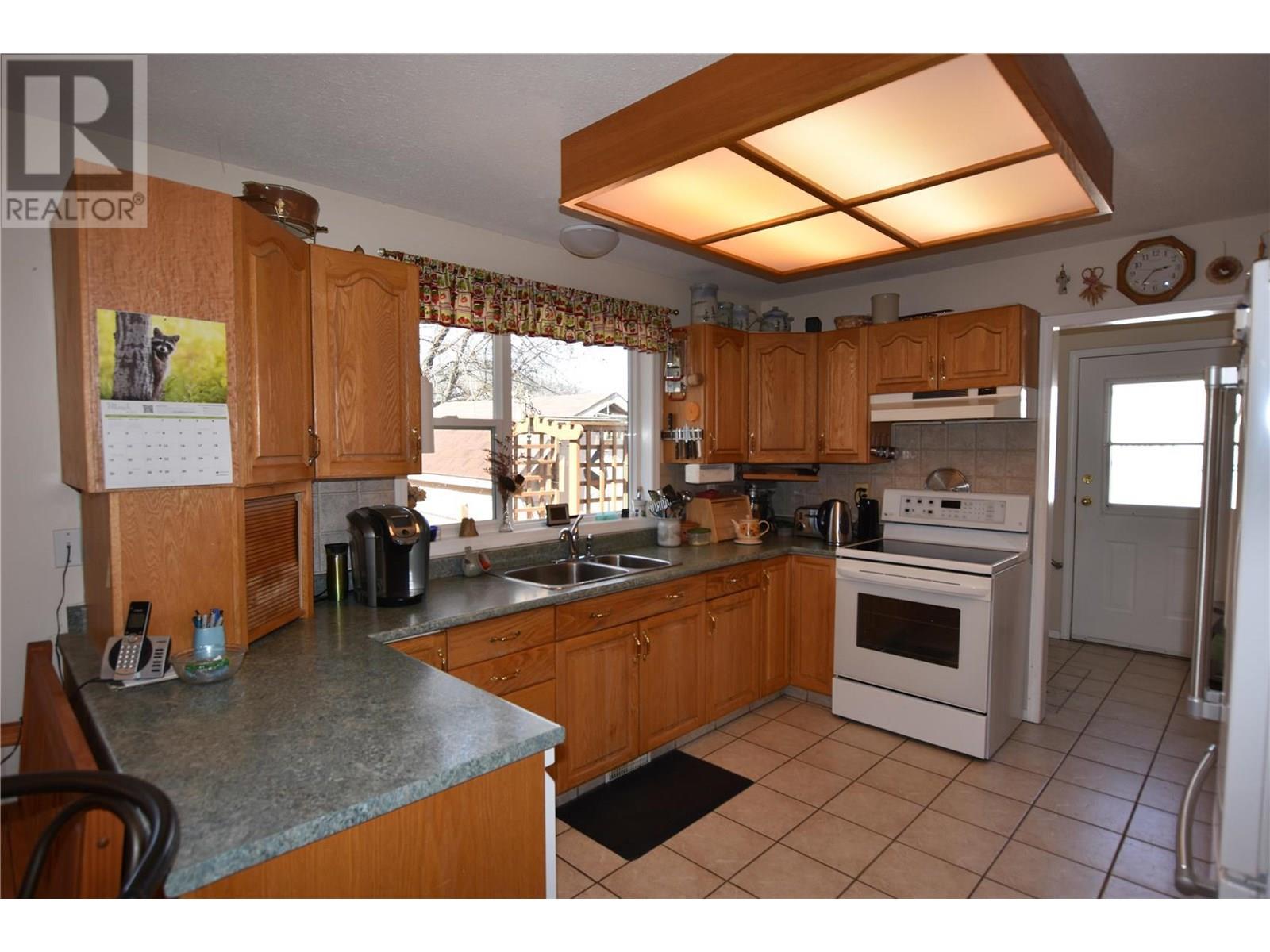  536 Loon Avenue, Vernon