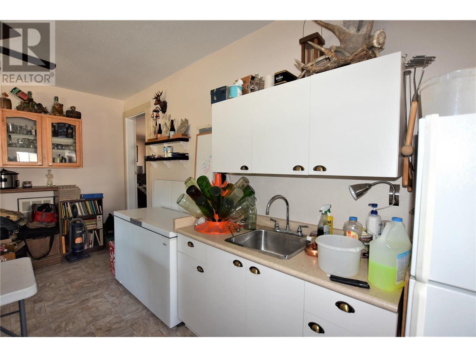  536 Loon Avenue, Vernon