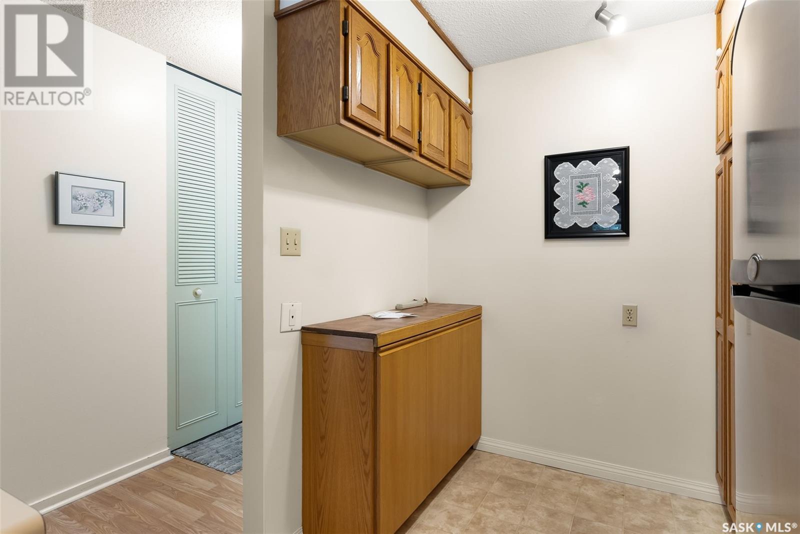 Single Family House High rise for Sale in #  Rae STREET Regina 