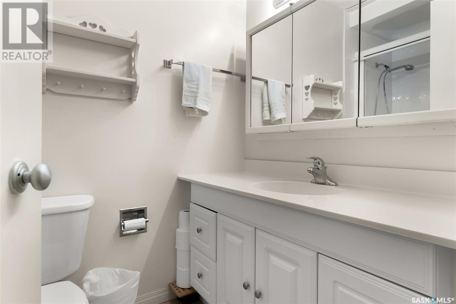 Single Family House High rise for Sale in #  Rae STREET Regina 