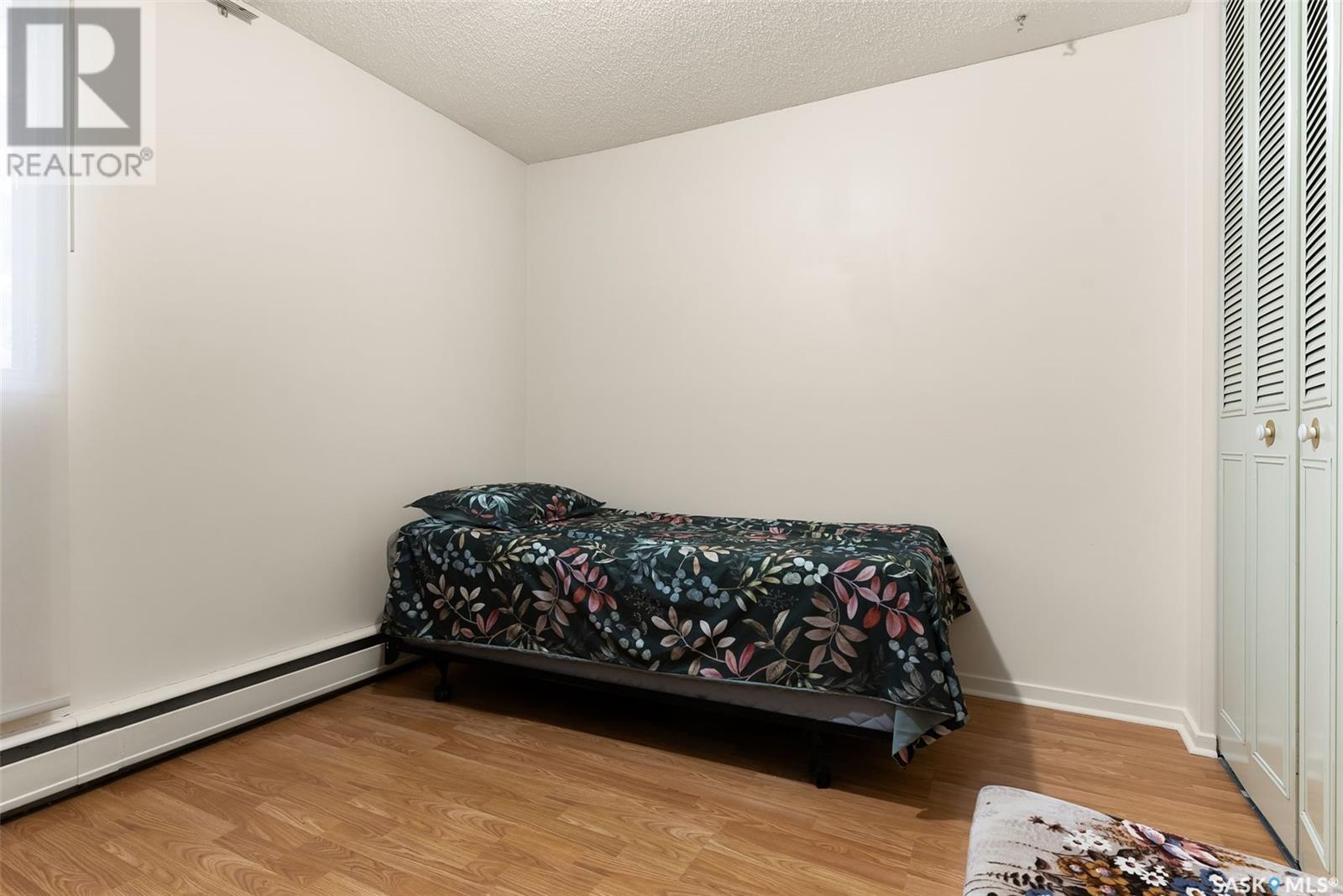Single Family House High rise for Sale in #  Rae STREET Regina 