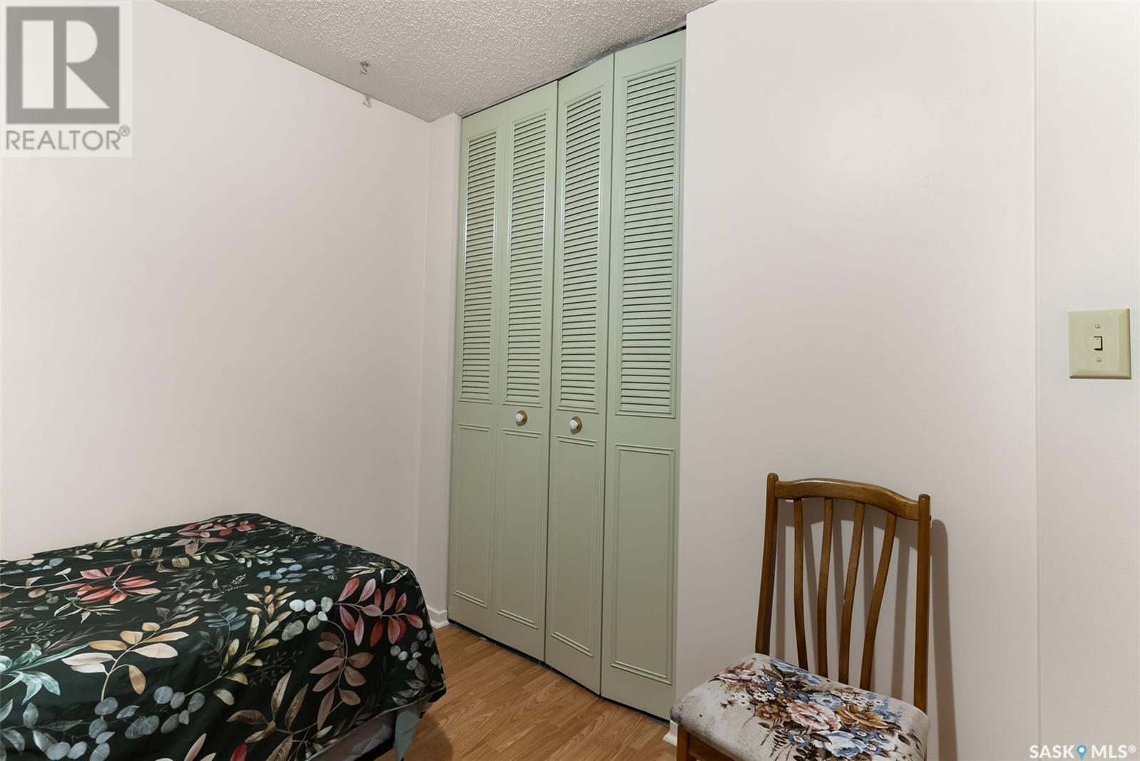 Single Family House High rise for Sale in #  Rae STREET Regina 