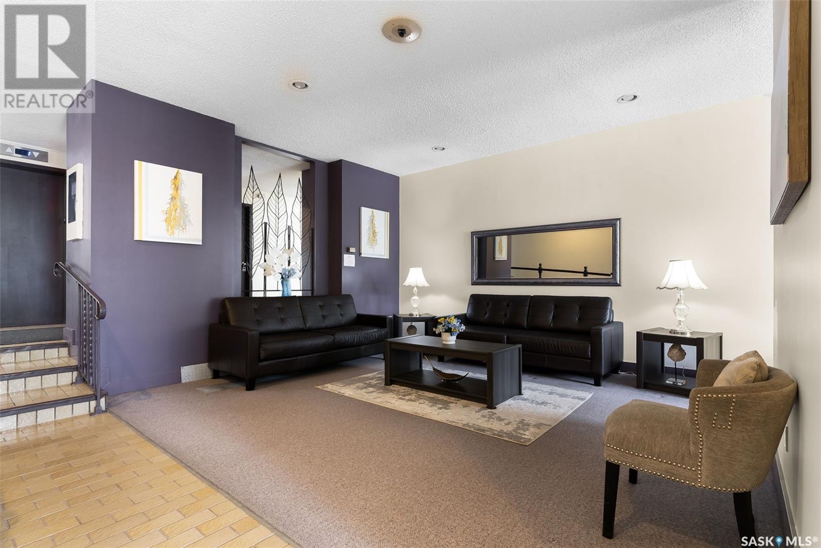 Single Family House High rise for Sale in #  Rae STREET Regina 