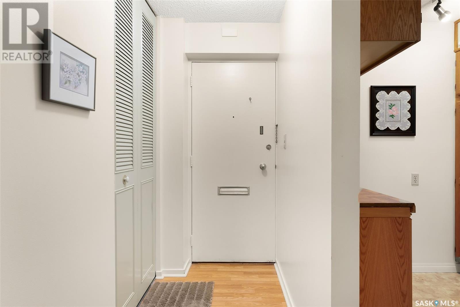 Single Family House High rise for Sale in #  Rae STREET Regina 