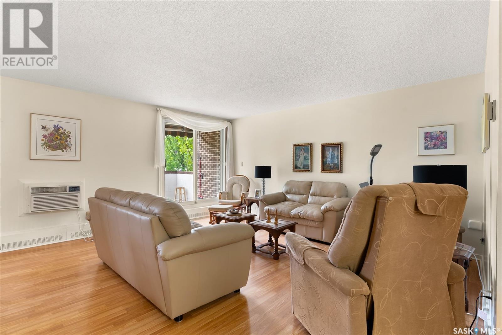 Single Family House High rise for Sale in #  Rae STREET Regina 