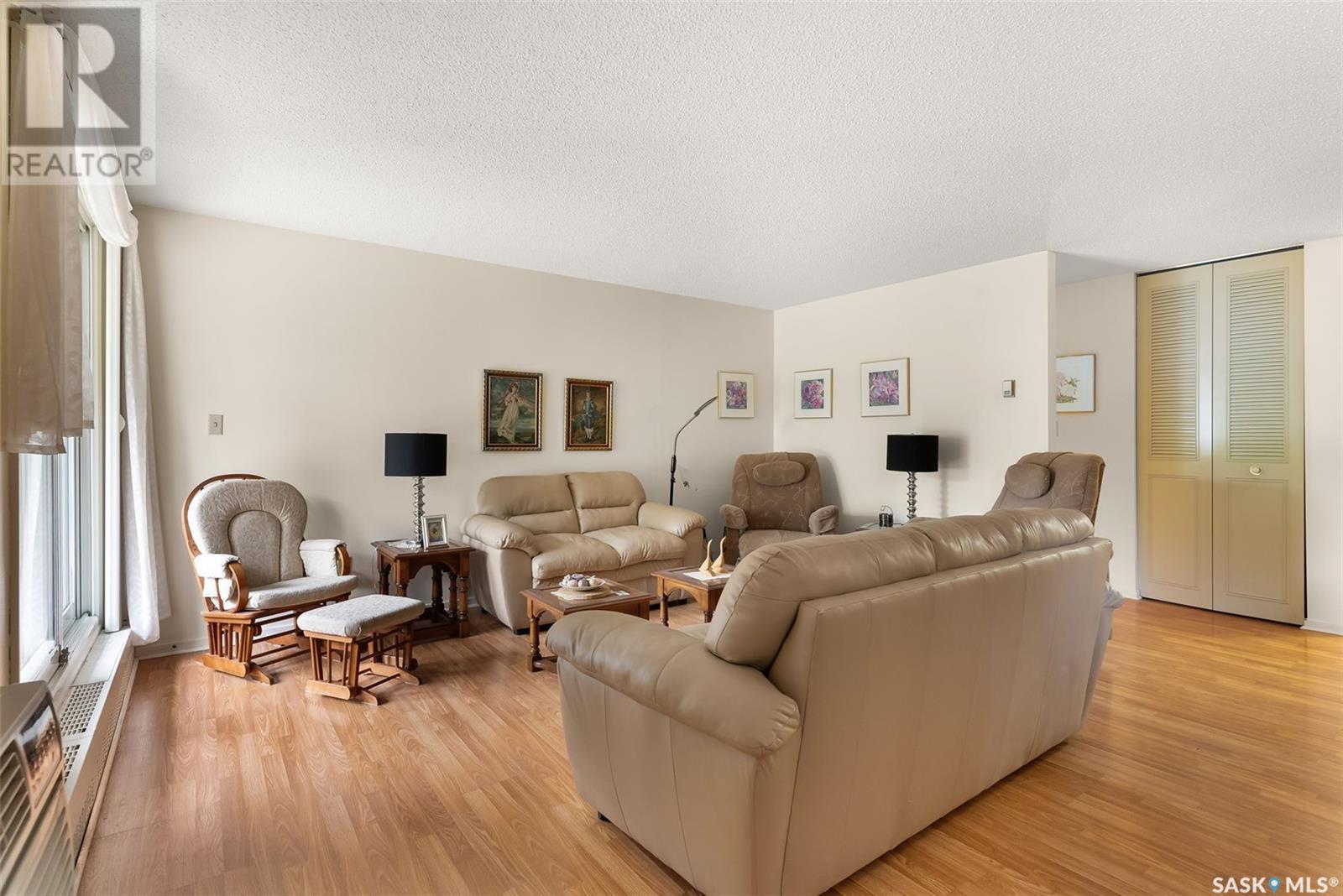 Single Family House High rise for Sale in #  Rae STREET Regina 