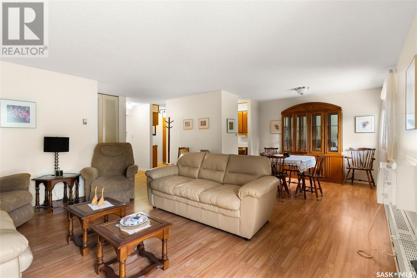 Single Family House High rise for Sale in #  Rae STREET Regina 