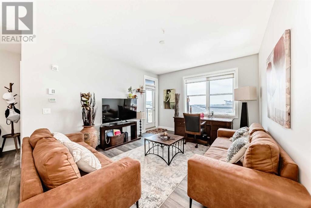 Single Family House for Sale in    Avenue SW Springbank Hill Calgary 