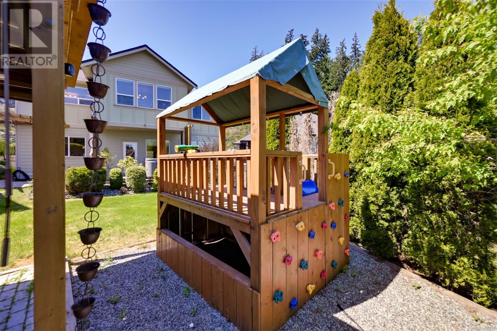 Photo 12 of 2344 Nicklaus Dr, Langford BC