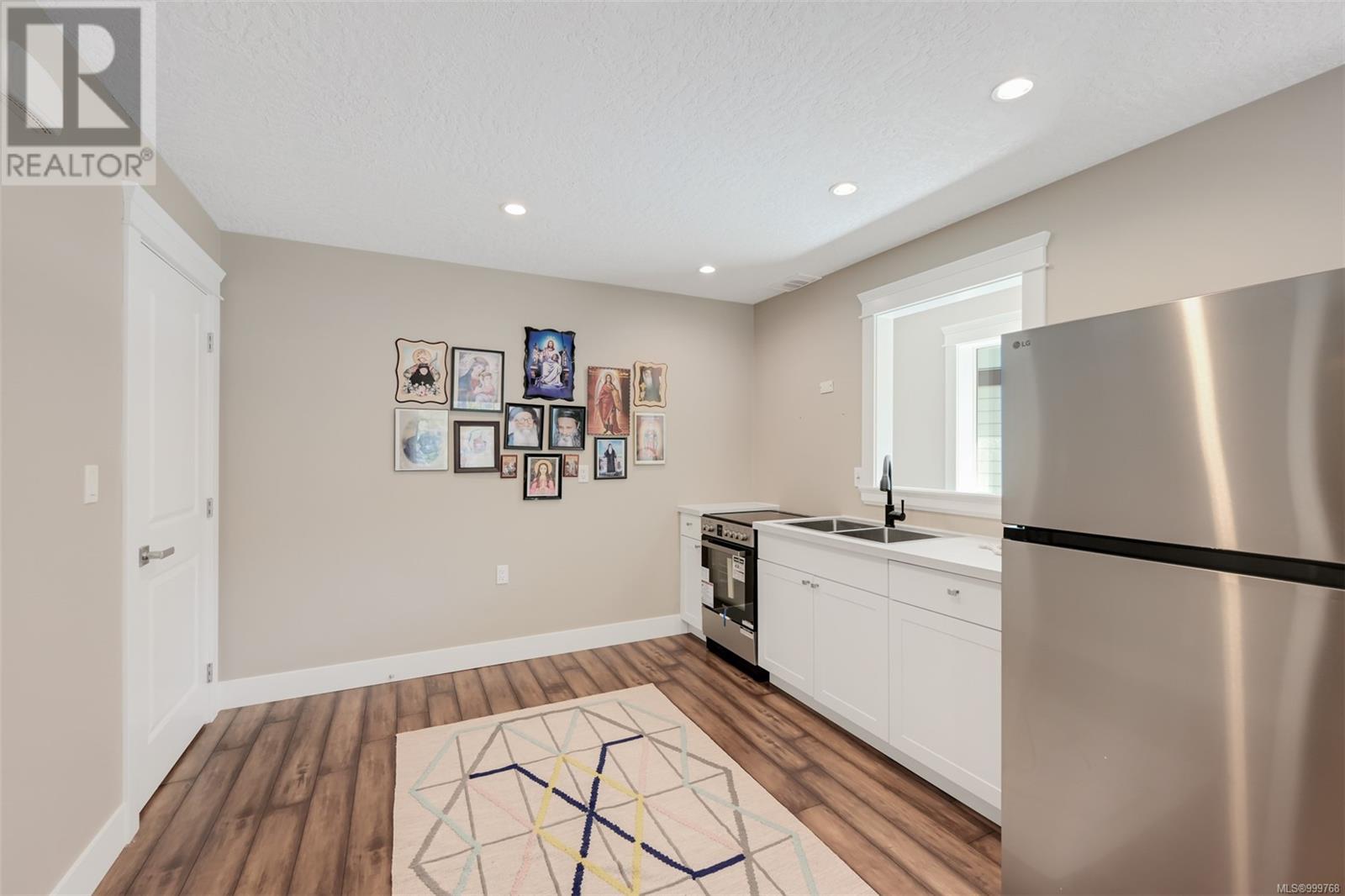 Photo 3 of 2344 Nicklaus Dr, Langford BC