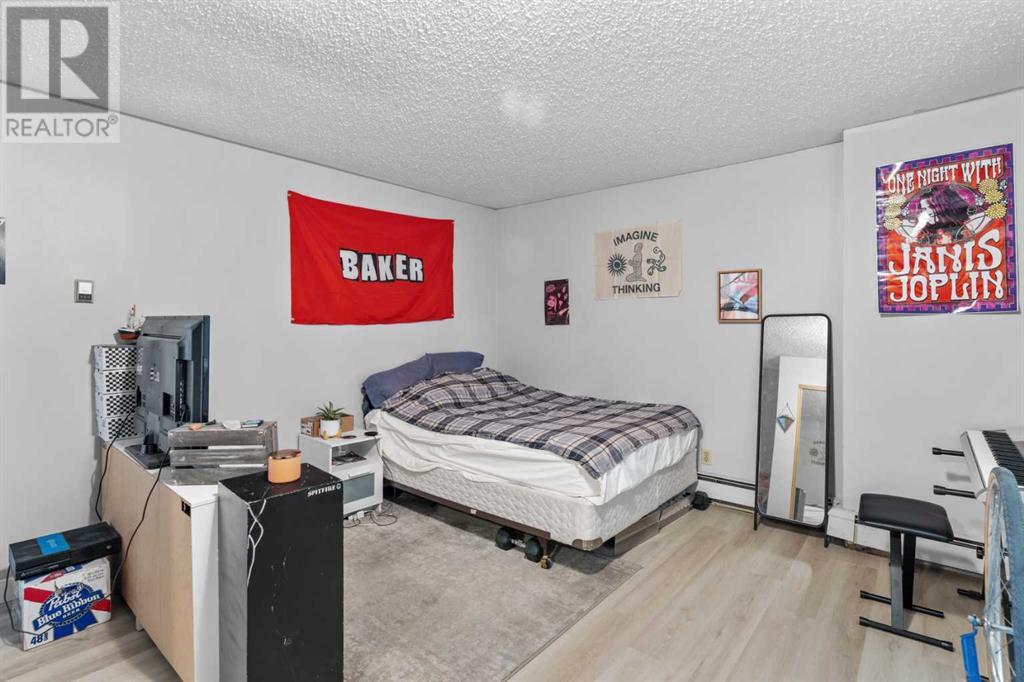 Single Family House for Sale in    Avenue NE Crescent Heights Calgary 