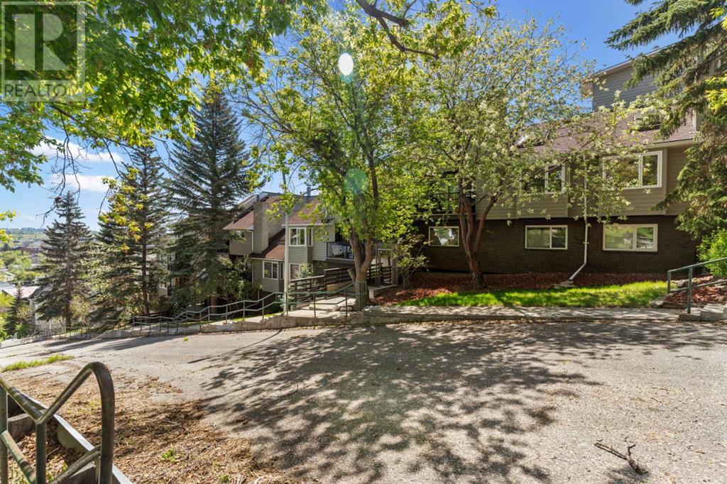 Single Family House for Sale in    Avenue NE Crescent Heights Calgary 
