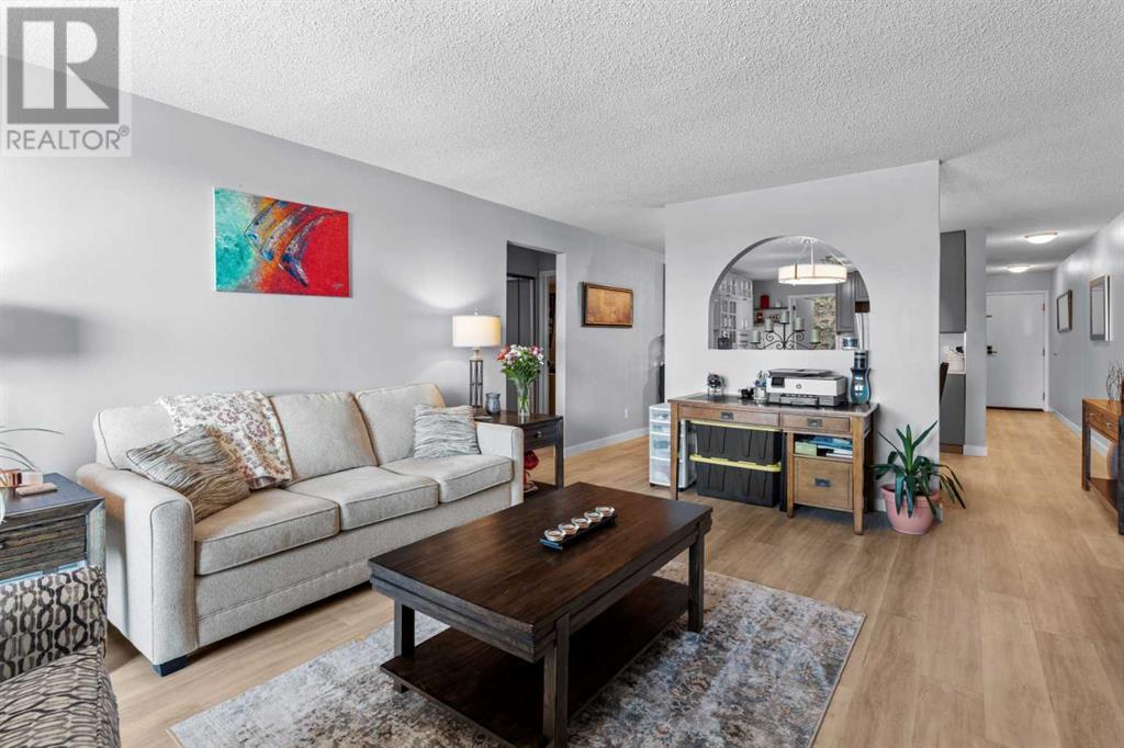 Single Family House for Sale in    Avenue NE Crescent Heights Calgary 