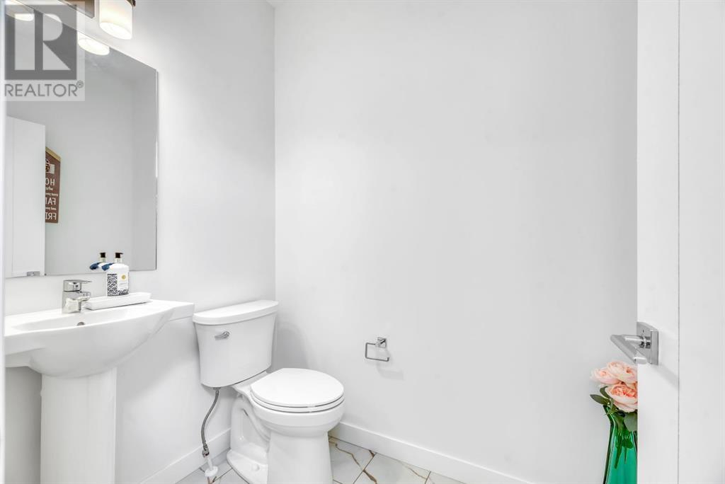 Single Family House for Sale in  Amblefield Terrace NW Moraine Calgary 