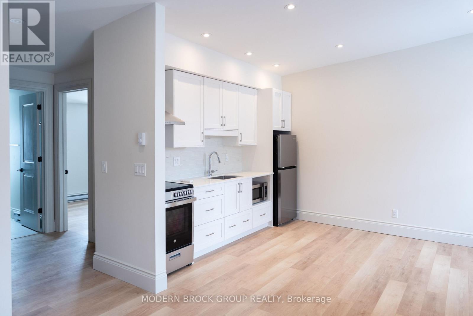 Photo 1 of 107 5 Clothier Street W, North Grenville ON