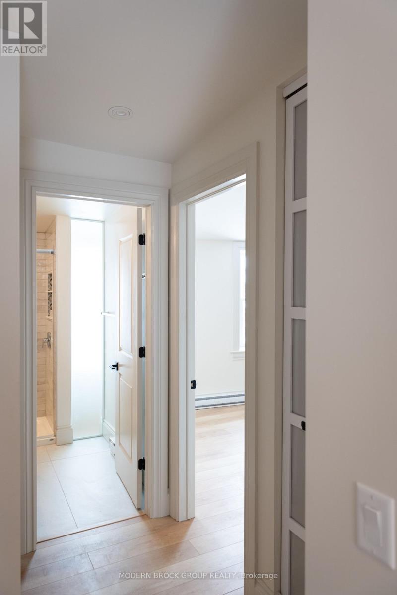 Photo 8 of 107 5 Clothier Street W, North Grenville ON