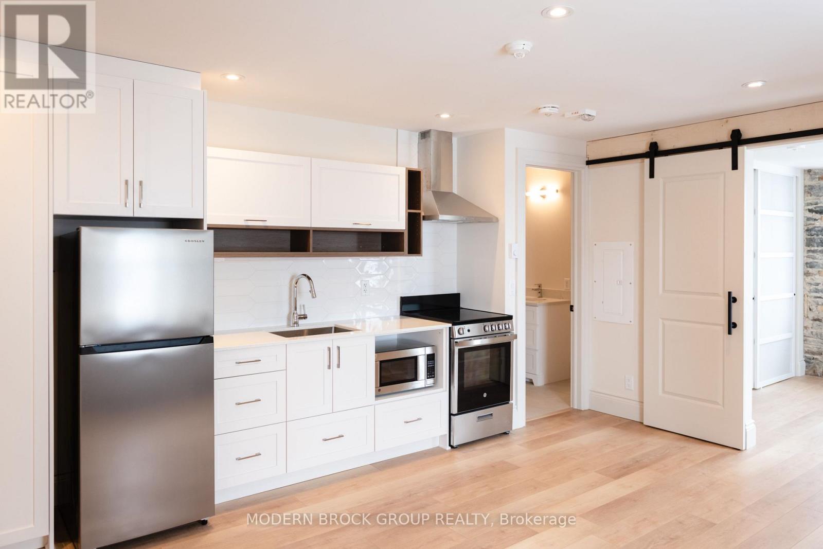 Photo 2 of 105 5 Clothier Street W, North Grenville ON