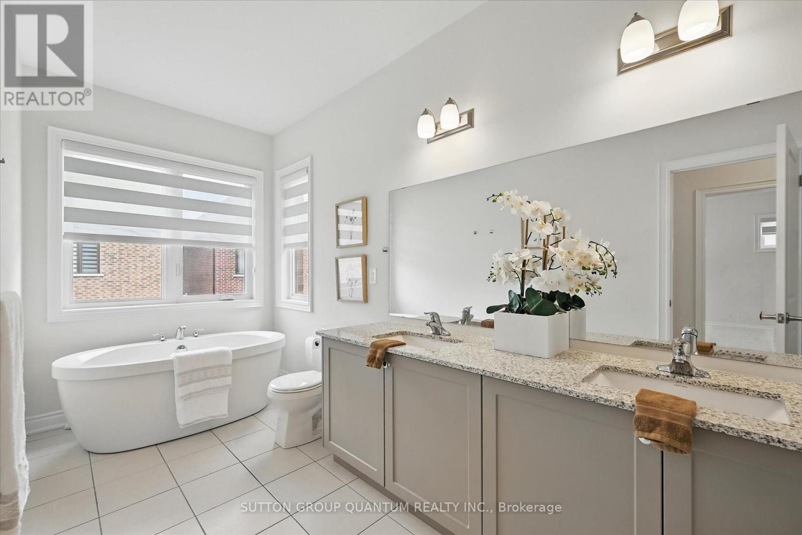 Photo 40 of 58 William Crawley Way, Oakville ON